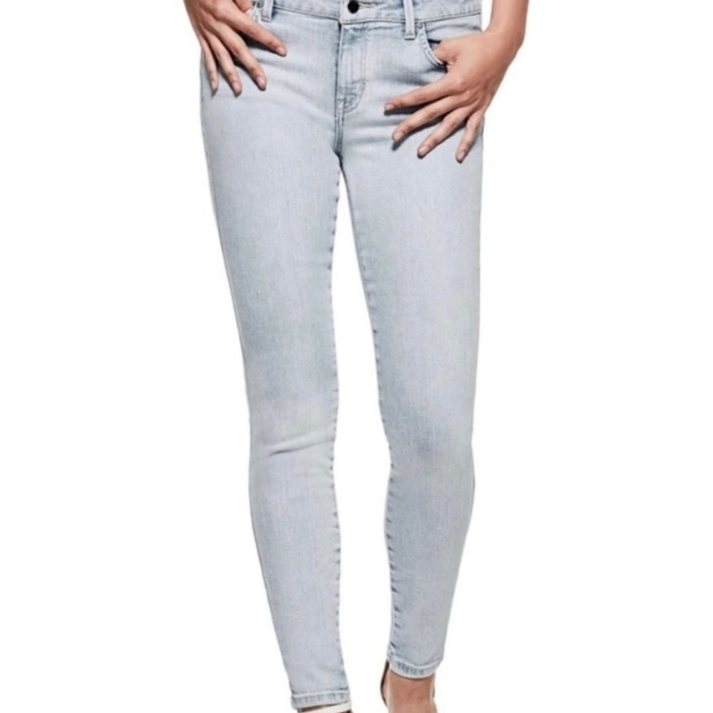GUESS the Shape Up Skinny Jeans